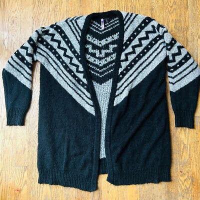 Love by Design Black and Gray Geometric 90s Style Cardigan Size Large