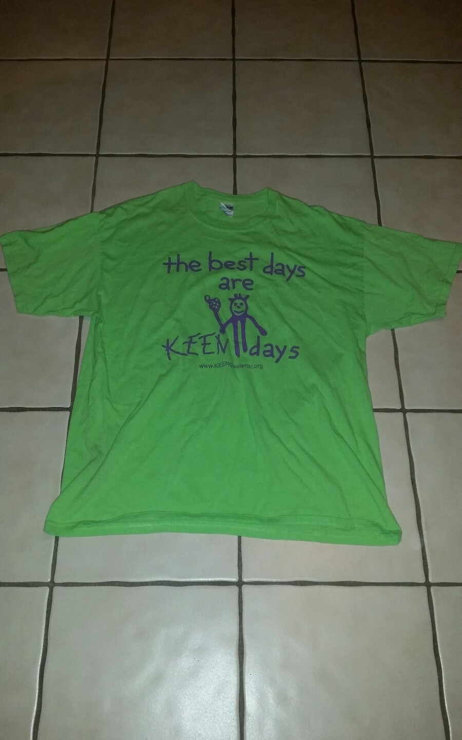 KEEN T SHIRT;XL;LOGO:"i giorni migliori sono i giorni più belli";colore verde chiaro piuttosto.