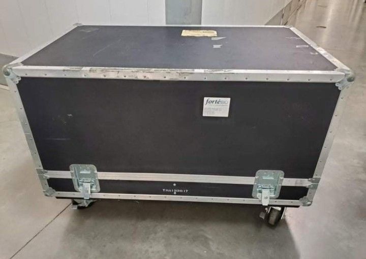 TRANSPORT UTILITY  SHIPPING CASE FOR SCIENTIFIC EQUIPTMENT OR ELECTRONICS MUSIC