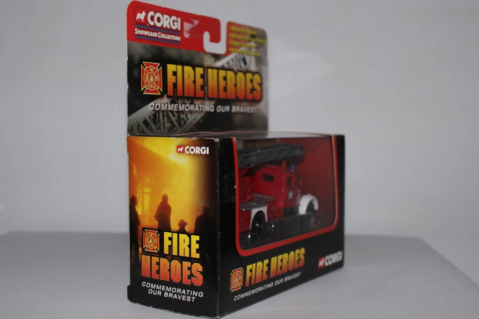 CORGI -FIRE HEROES - MAGIRUS DEUTS - 1/64 SCALE MODEL . New Ex shop stock - Image 3 of 4