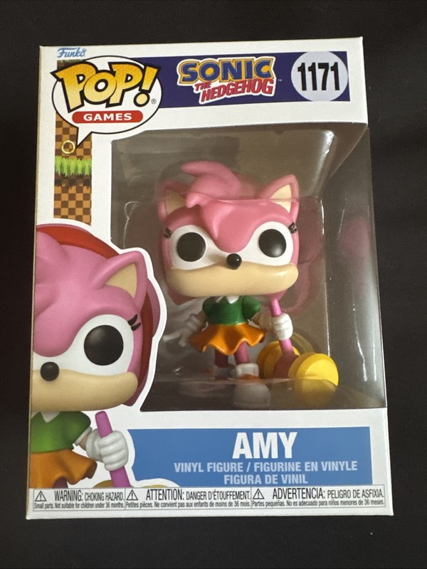 Funko POP! Sonic the Hedgehog Amy Rose Figure #1171 + Protector