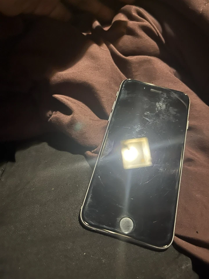 iPhone 6S Unlocked - Image 2 of 2