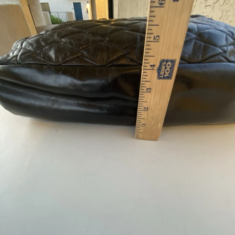 Bolso grande vintage de cuero acolchado negro HOBO Foto 4 de 4