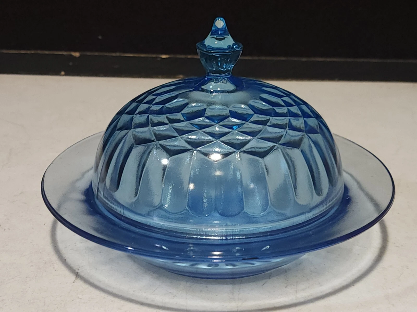 VINTAGE US GLASS- AUNT POLLY BLUE BUTTER DISH WITH LID
