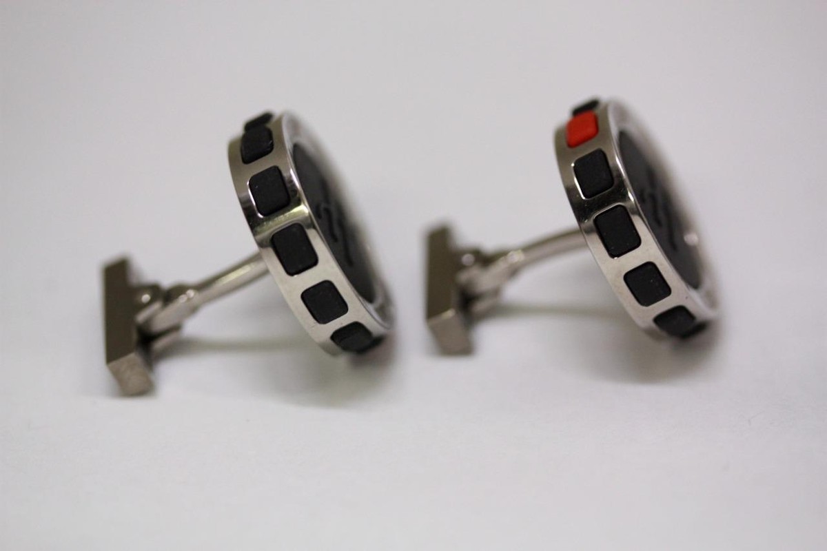 ラウンド用品・アクセサリー BUN HUBLOT Black Rubber Polished Titanium H Logo Round Cufflinks