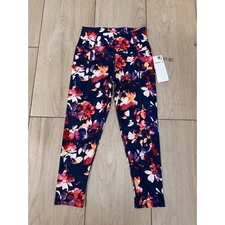 Layer 8 Shadow Floral Printed Capri Leggings. Size: XS