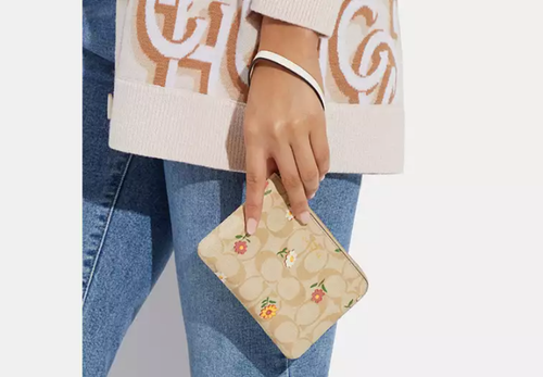 NEW COACH Corner Zip Wristlet In Signature Canvas With Nostalgic Ditsy Print - Picture 2 of 7