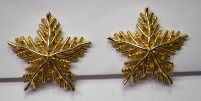 Vintage Gestempelt Lisner Goldfarbig Texturiert Schneeflocke Form Ohrstecker