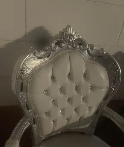 Poltrona Sedia foglia argento binaco pelle LUIGI XVI con braccioli stile barocco - Immagine 4 di 4