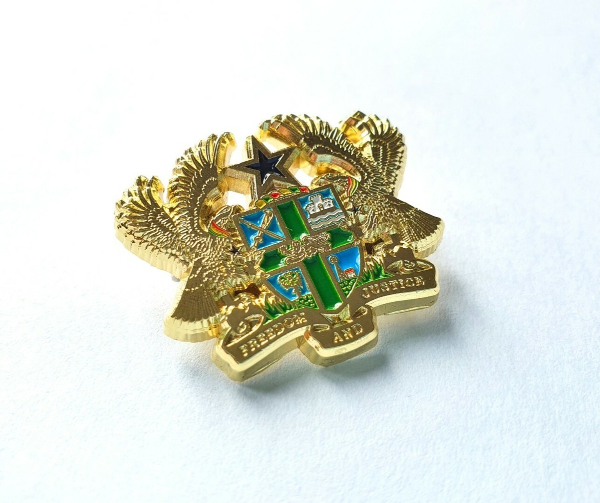 T30 PINS ARMOIRIE du PERIGORD Blason de France Chateau Coat of Arms