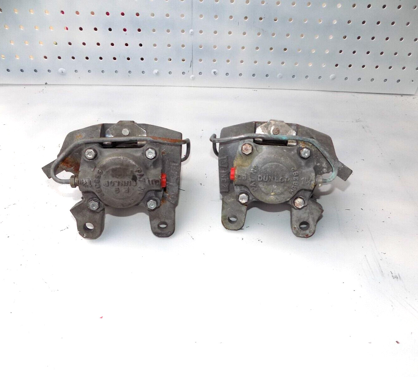 NOS Dunlop Brake Caliper SET 688382 JAGUAR FERRARI   1 11/16"