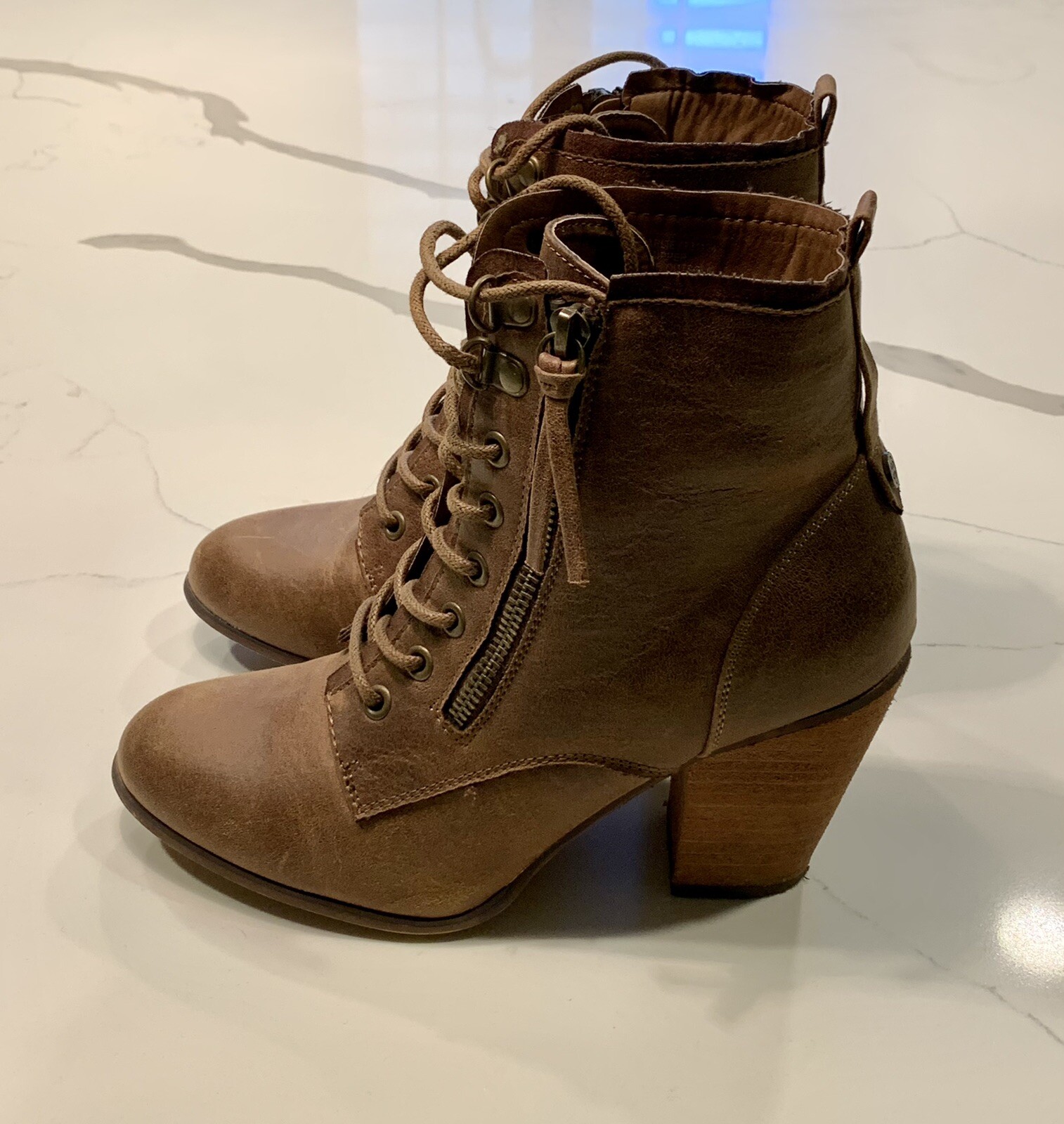 WOMENS JUNIORS COMBAT BOOTS LACE UP CHUNKY HEELS SIZ… Gem