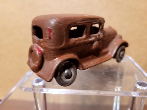 NICE VINTAGE CAST IRON 1930's KILGORE SEDAN with EMBOSSED DRIVER and PASSENGERS - Picture 6 of 11