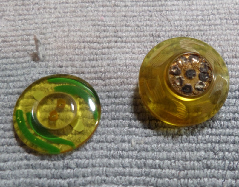 2 Antique Bakelite Reverse Painted & Carved Flower Buttons APPLEJUICE Tested