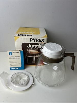 Vintage Glas Pyrex Gaukler Ausgießer Kanne in Box 1,3L mit Hitzeverteiler Requisite