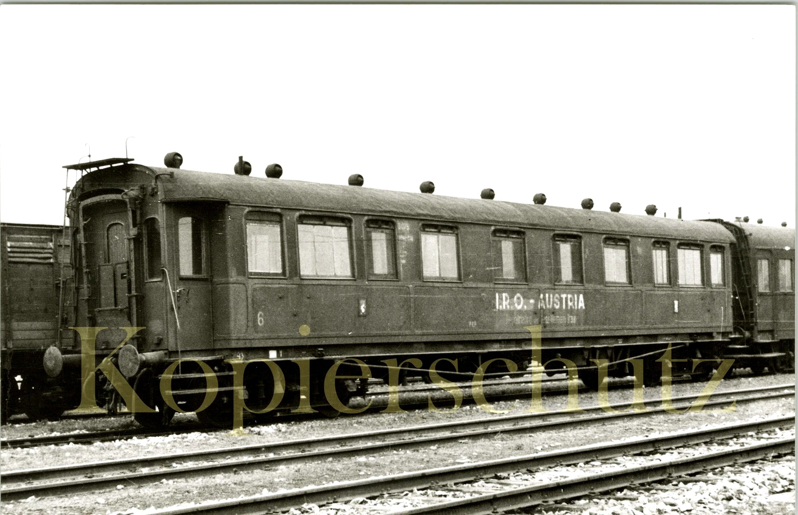 Foto - IRO-Austria/PKP Repatriations-Zug in Linz um 1951 - Bild 1 von 1