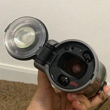 Canon ZR60 ZR Series MiniDV SD Camcorder 20x/400x 2.5" LCD Mic Flash Silver