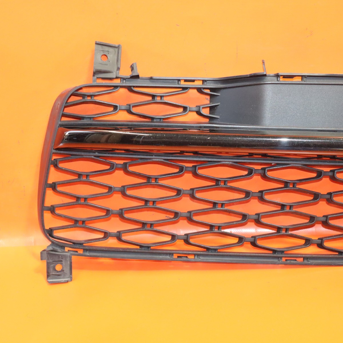 Rolls-Royce Cullinan 2019-2024 Right Bumper grille P/N 51117448916
