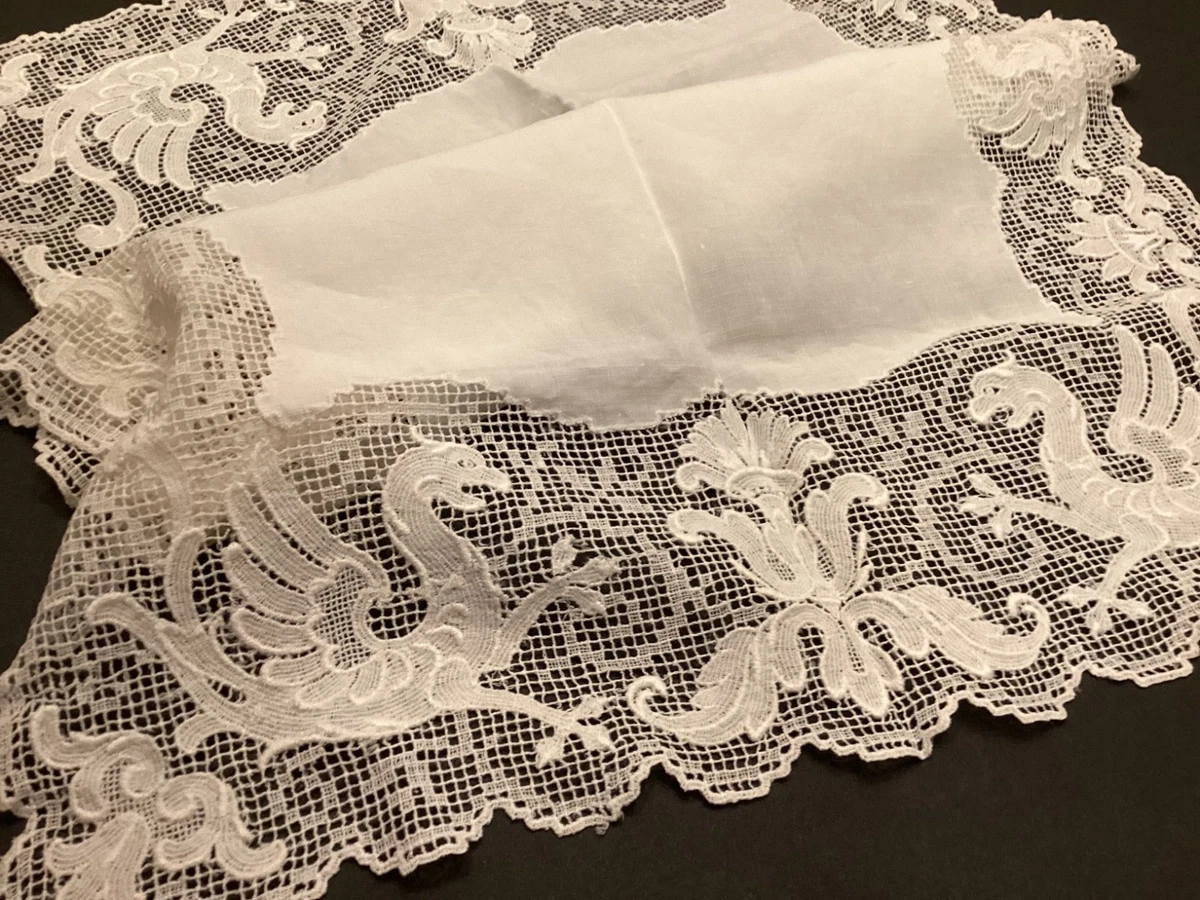 Lace Collectible 1920-1949 Time Period Manufactured Doilies for
