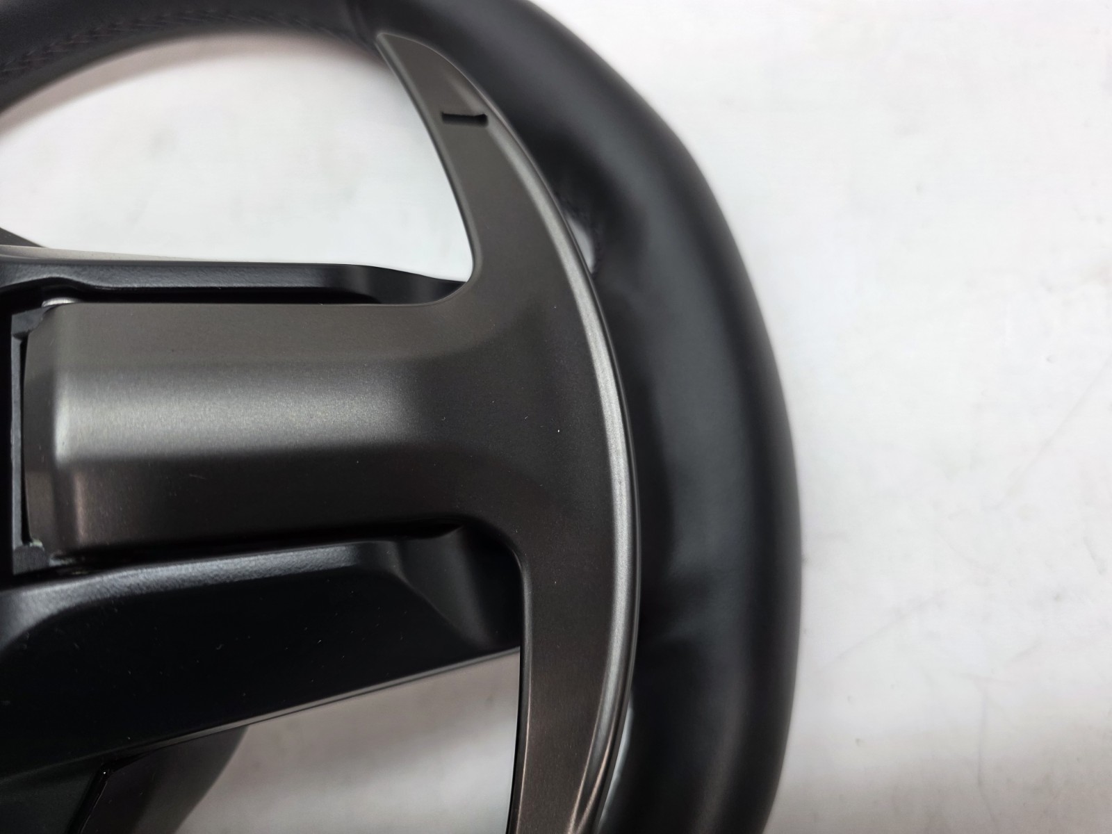 ASTON MARTIN DB12 VOLANTE STEERING WHEEL OEM RY53-3600-DB