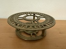 Vintage St&ouml;vchen Messing Antik W&auml;rmeplatte Jugendstil Untersetzer Topf