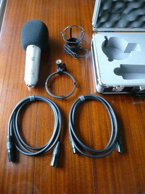 Behringer B-2 Pro Dual-Large-Diaphragm Multipattern Condenser