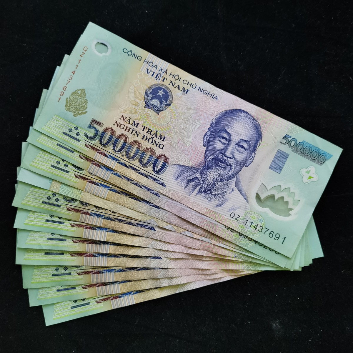 ベトナムドン　500,000vnd 10枚 5 MILLION VIETNAMESE DONG - 10 x 500,000 VIETNAM CURRENCY