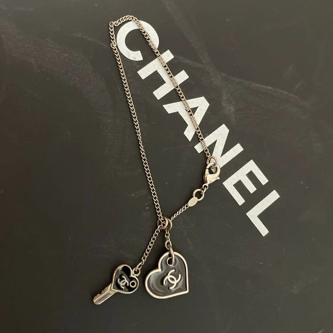 CHANEL Bracciale Cuore Chiave Charm Marca CoCo Argento Chiusura Aragosta Vintage