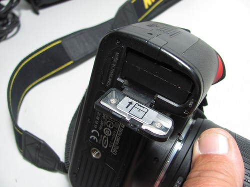 Nikon D40 Low Shutter Count 6.1 MP Digital SLR Camera 32GB Card Tested & Working - Picture 16 of 19