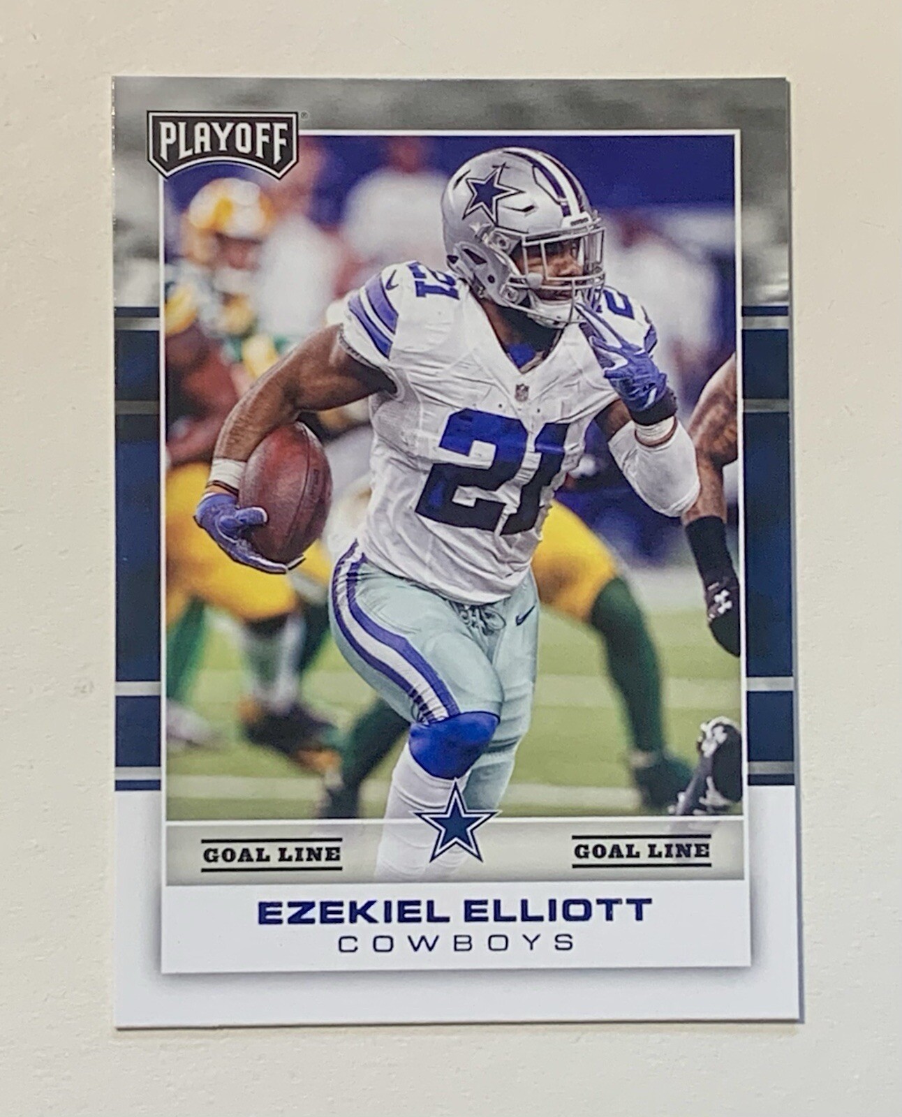 Ezekiel Elliott #23 (Football Cards 2017 Panini Playoff) — is it worth grading?