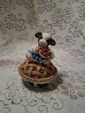 Mary's Moo Moo's Cherry Pie #372730 "A Bright Cherry Hello!" 1998 Enesco