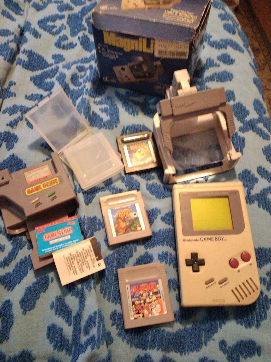 VTG Original Nintendo Game Boy DMG-01. 2 Games. MagniLight