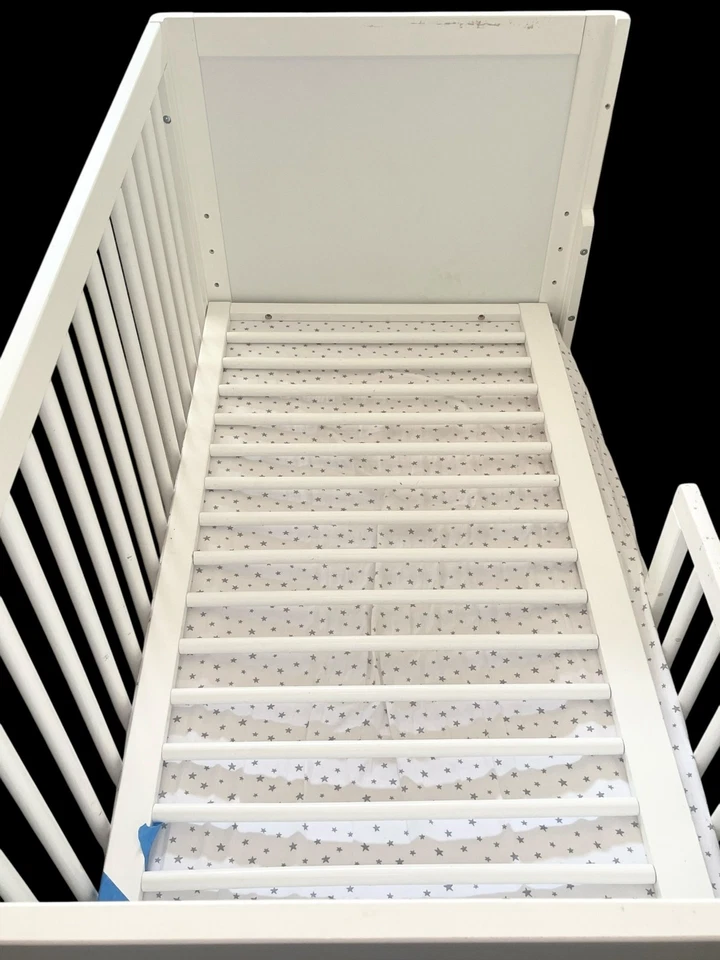 Cuna convertible blanca para bebé niño cama lateral ajustable Foto 3 de 4