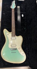 Suhr Classic JM Fender Jazzmaster Gitarren-Hartschalenkoffer Surf grün & weiß...