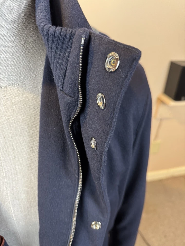 Parka Mandelli $5500 nueva sin etiquetas talla M azul marino 100 % cachemir Loro Piana Foto 4 de 4