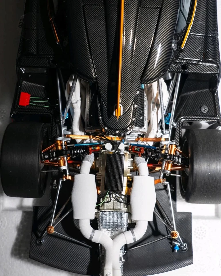 1:18 LCD - Pagani HUAYRA R FULL OPEN DIECAST - Immagine 4 di 4