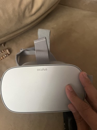 Oculus Go Standalone Virtual Reality Headset (Headset Only)