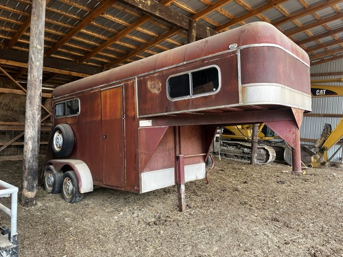 16 Ft - Valley Horse Trailer