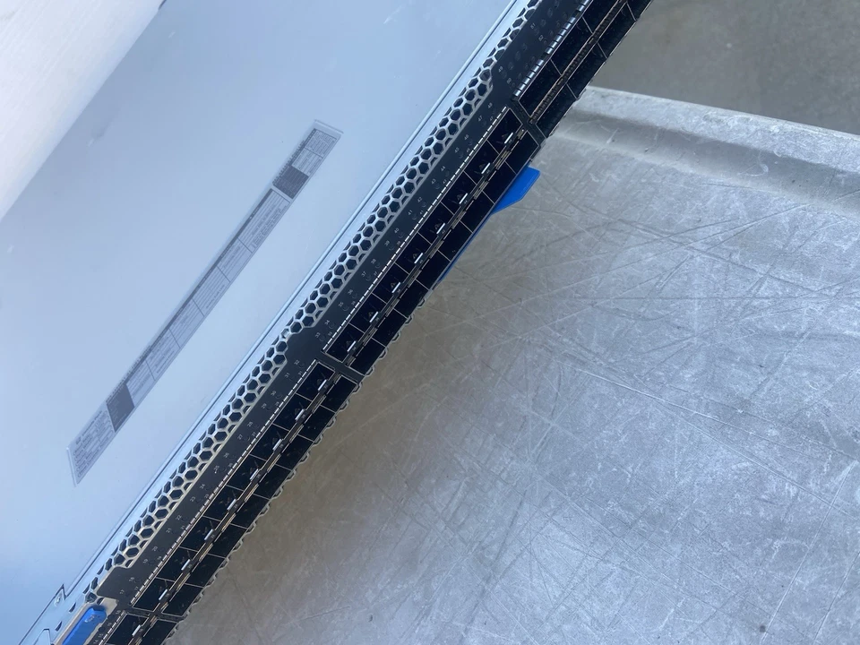 Quanta IX8 BES-53248 with 48 x SFP28 Ports 25GbE and 8 x QSFP28 Ports 100GbE - Image 4 of 4