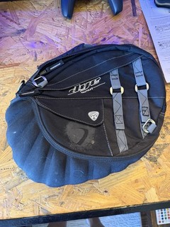 Estuche de transporte para marcadores de paintball DYE Nautilus. ¡Excelente estado!