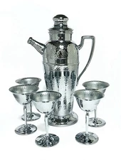 Vintage Forbes Silver Company Chrome Hammer Cocktail Shaker With 5 Goblets 