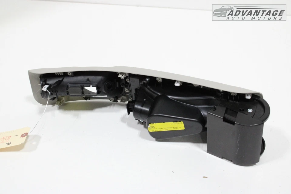 Chrysler Pacifica 2017-2020 cuarto lateral trasero izquierdo panel almacenamiento contenedor caja OEM Foto 3 de 4