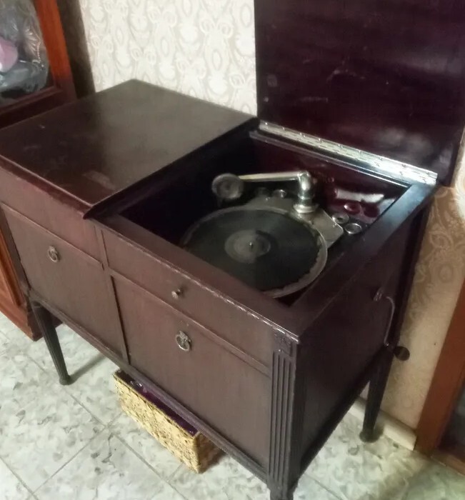 1911 Original Columbia Phonograph Ad. Grafonola Nonpareil Console. Opera Stars