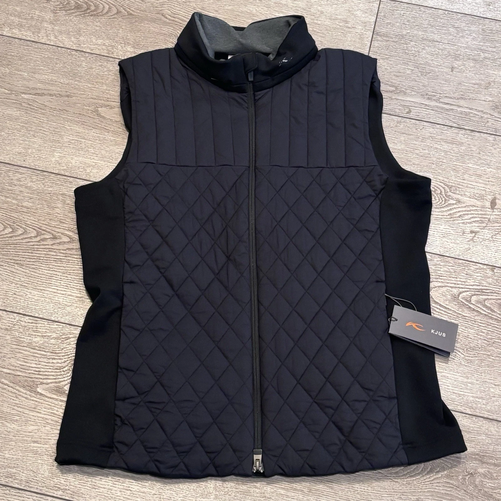 KJUS Pike Vest Mens Medium 50 Quilted Full Zip Insulated New Golf Preppy Outdoor
Opens in a new wind