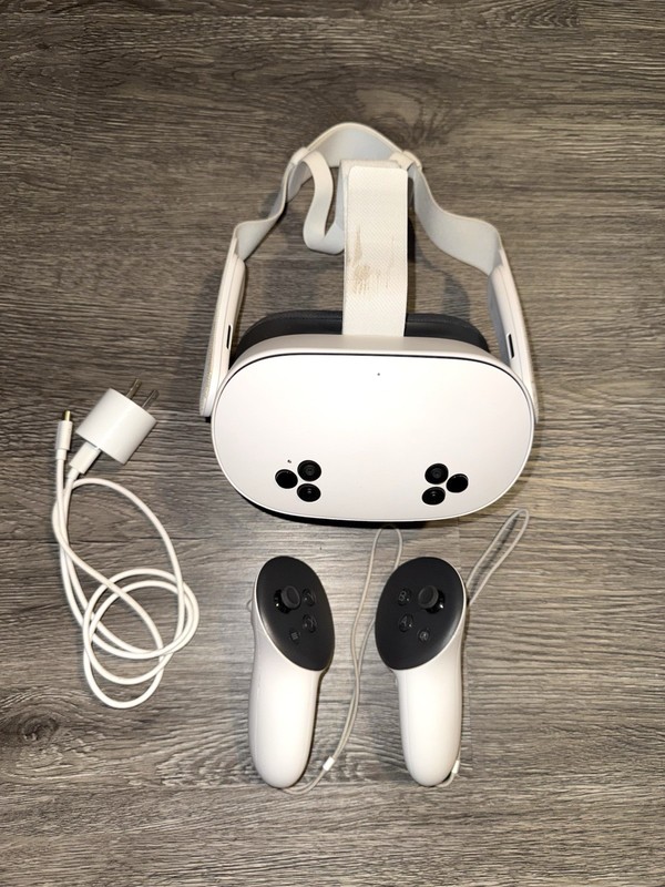 Meta Quest 3s VR Headset with Controllers and Charger VR Gaming Console