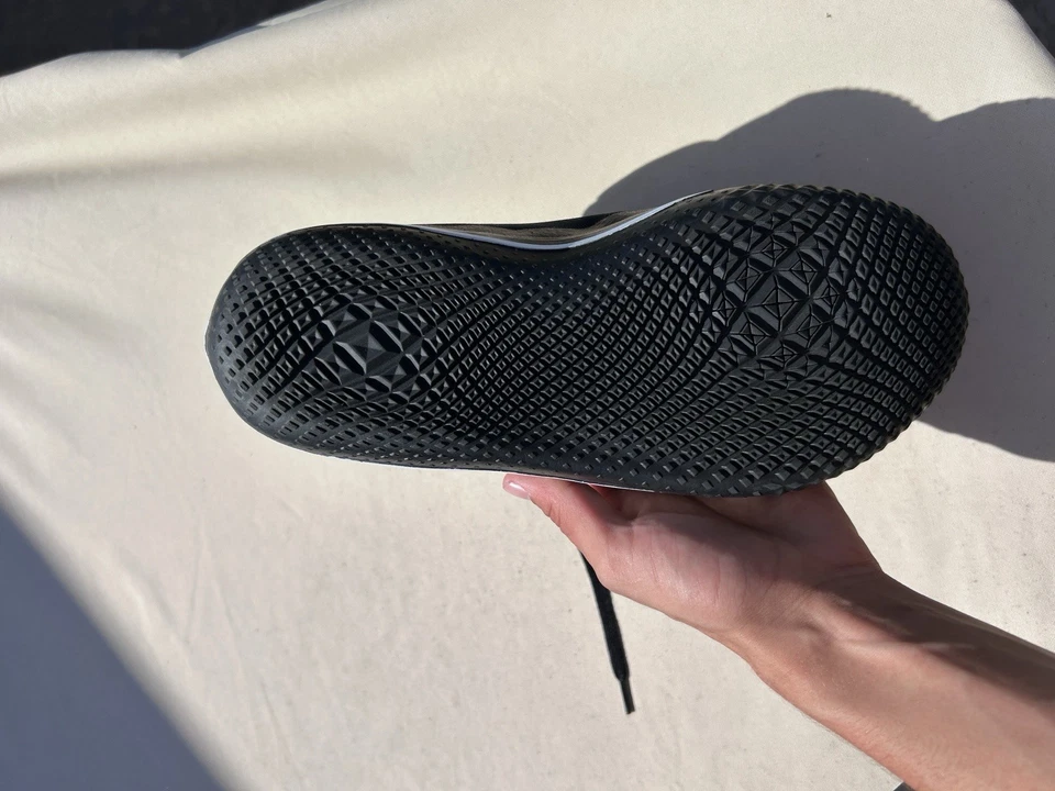 ALL STAR BB EVO MID BLACK AND WHITE BASKETBALL SHOES MEN’s Size 9.5 - Image 3 of 4