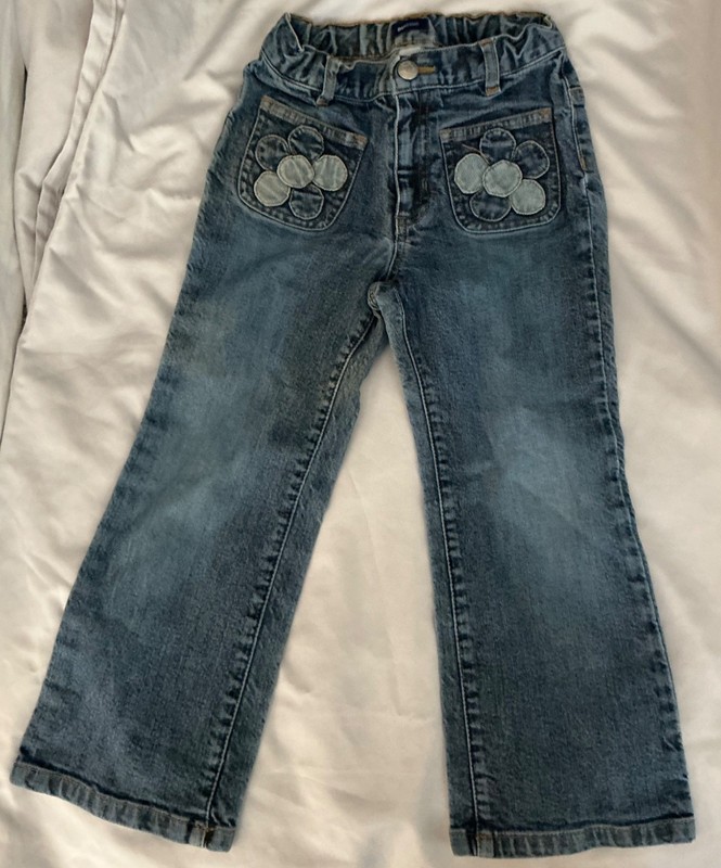 Vintage Style Gap Kids Girls Blue Denim Jeans with flower patches on pockets 4T