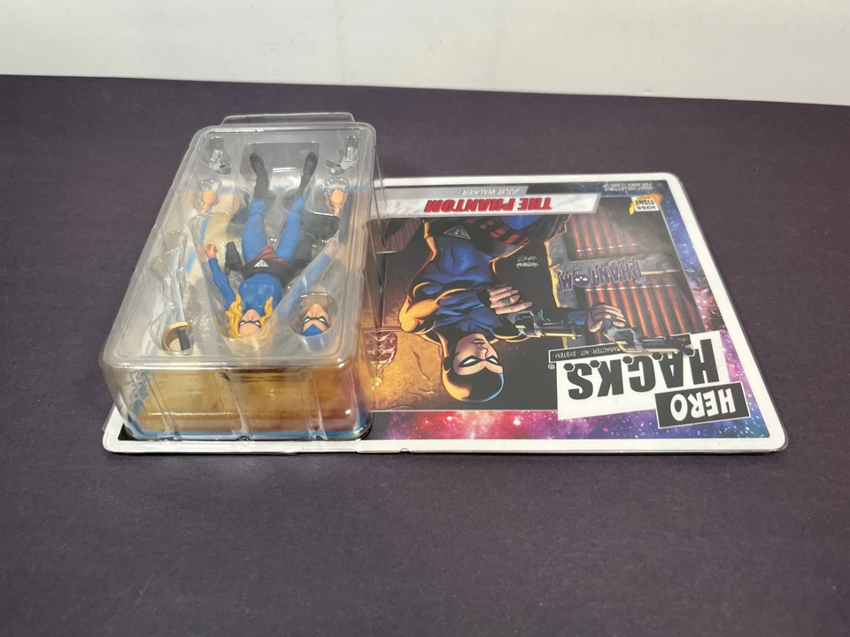 Figura azul Boss Fight Studio Vitruvian Hero Hacks JULIE WALKER The Phantom Foto 4 de 4