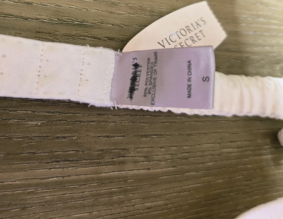 Nuevo con etiquetas Cinturón Liguero Vintage Victoria's Secret Marfil Floral Repujado Satinado S Foto 4 de 4