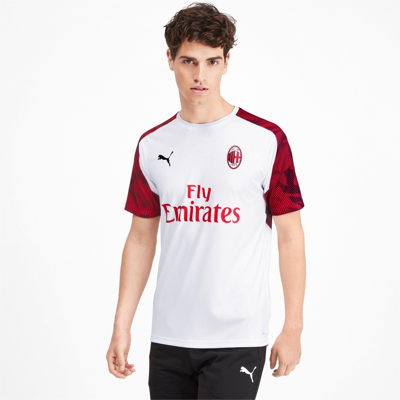 756141-02 Мужская футболка Puma AC MILAN ДЛЯ ТРЕНИРОВОК С КОРОТКИМ РУКАВОМ 7690₽